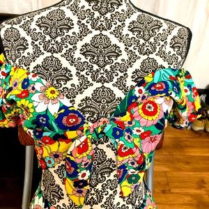 Flower set crop top and long skirt.